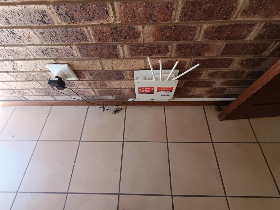 To Let 1 Bedroom Property for Rent in Dassie Rand North West